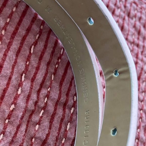 Kenneth Cole Reaction Pink Belt with silver tone Buckle - Picture 11 of 14